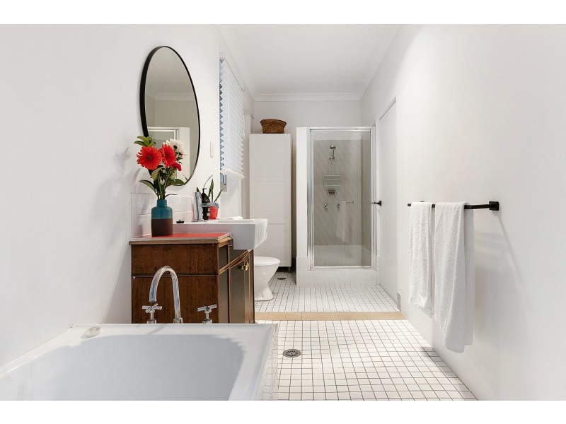 27 Bulgoon Crescent, Ocean Shores NSW 2483