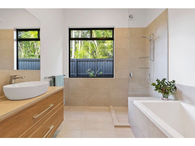 5 McInnes Lane, Tyagarah NSW 2481