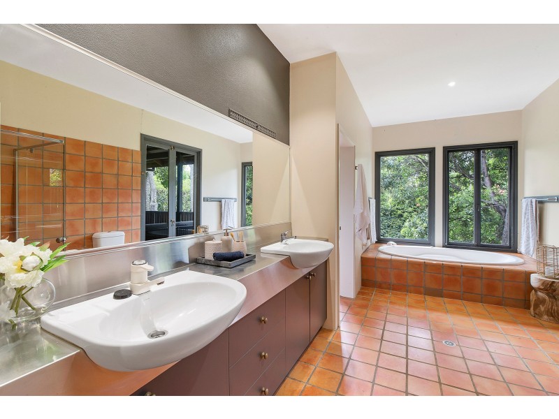 20 Taylors Lane, Ewingsdale NSW 2481