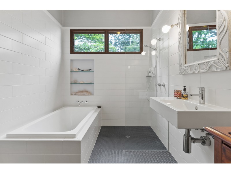 10 Ballina Road, Bangalow NSW 2479