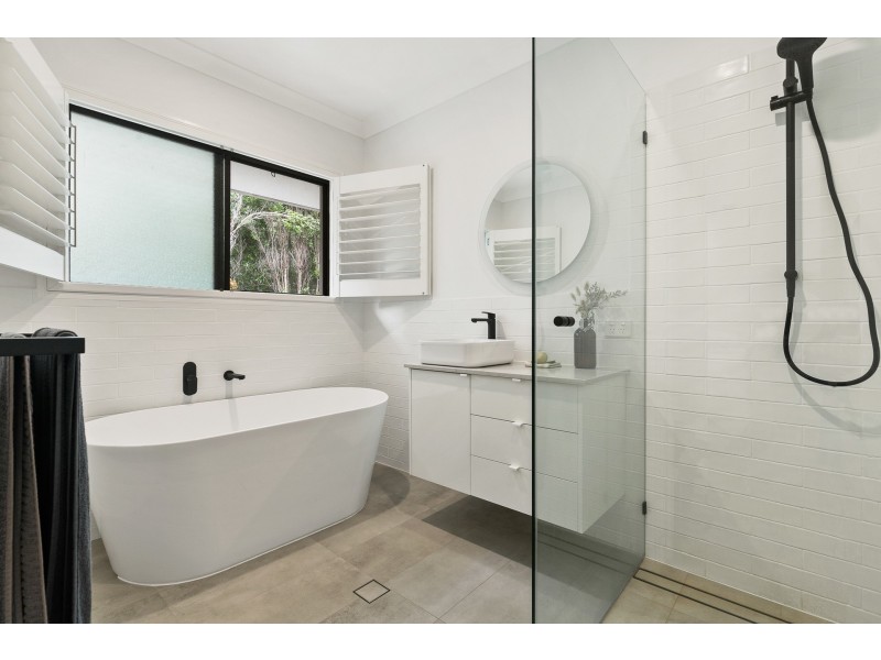 5 Hakea Crescent, Suffolk Park NSW 2481
