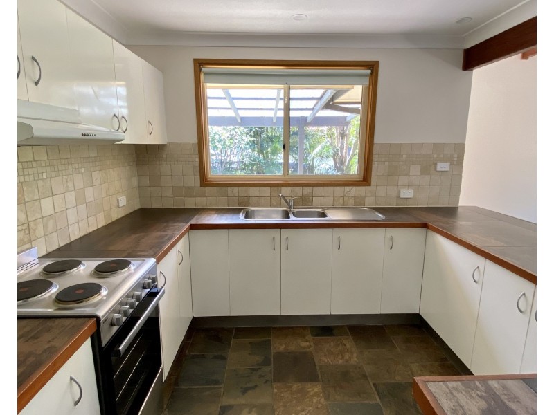 21 Bottlebrush Crescent, Suffolk Park NSW 2481