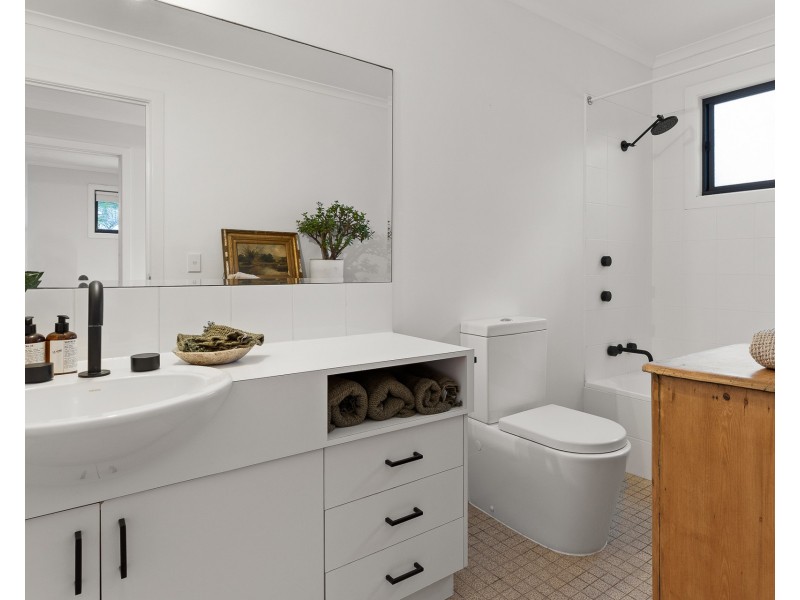 House 2/5 Cemetery Road, Byron Bay NSW 2481