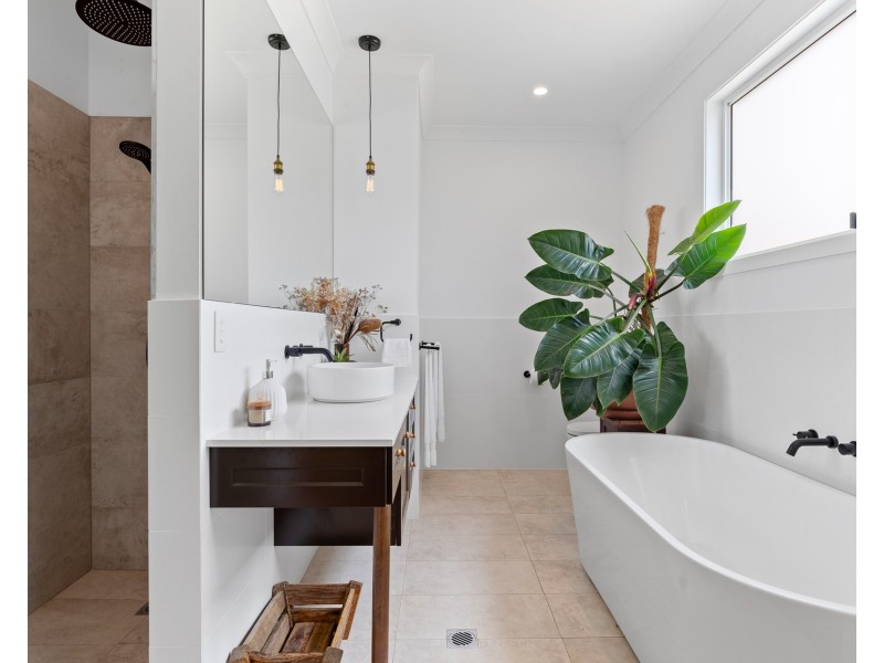 6 Wallaby Close, Ewingsdale NSW 2481