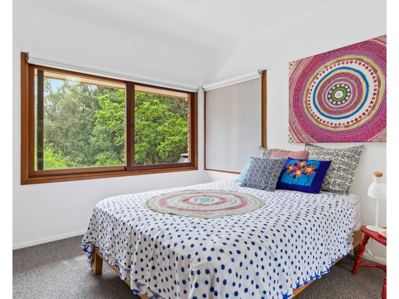 6 Avocado Crescent, Ewingsdale NSW 2481