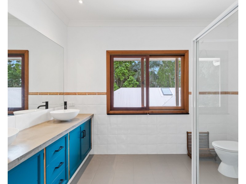 6 Avocado Crescent, Ewingsdale NSW 2481