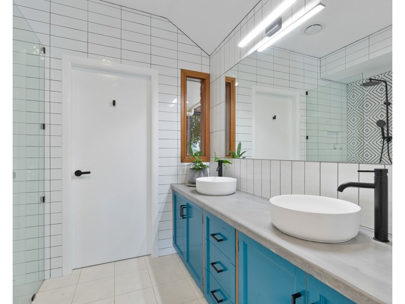 6 Avocado Crescent, Ewingsdale NSW 2481