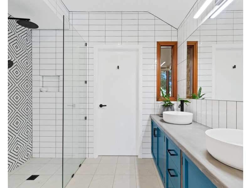 6 Avocado Crescent, Ewingsdale NSW 2481