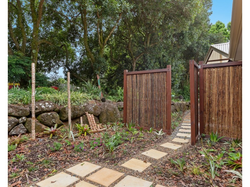 6 Avocado Crescent, Ewingsdale NSW 2481