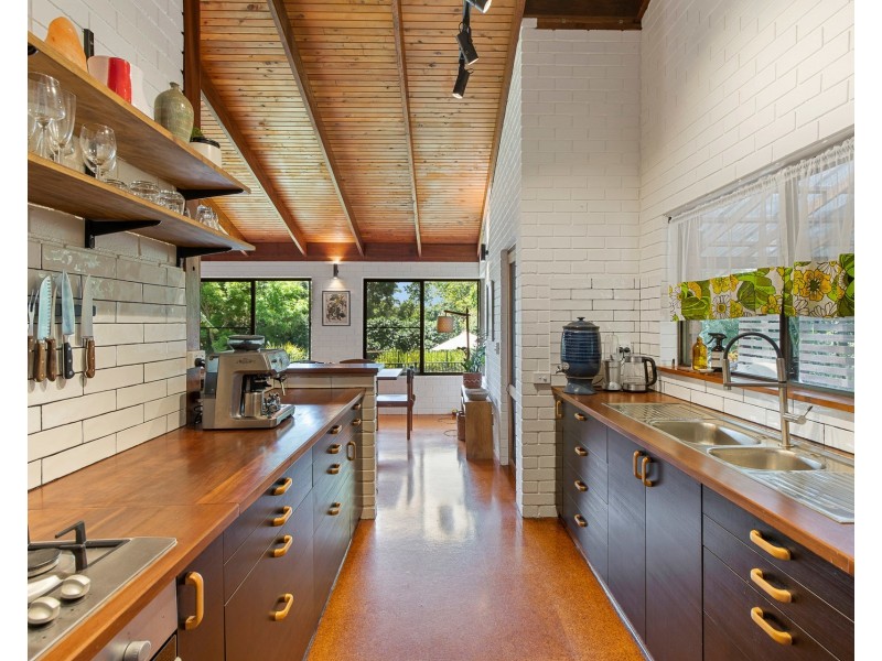 10 Tahra Crescent, Ewingsdale NSW 2481