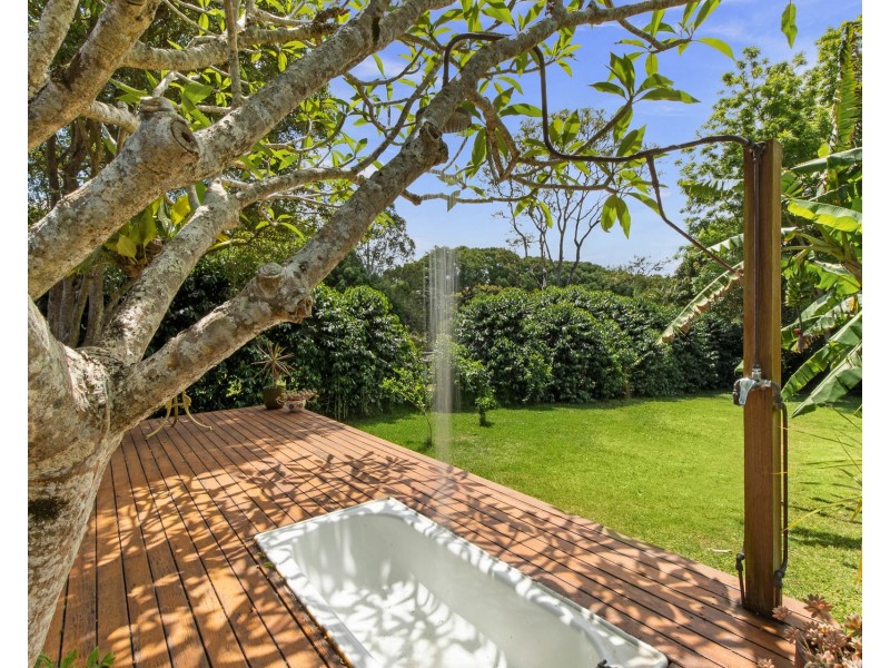 10 Tahra Crescent, Ewingsdale NSW 2481