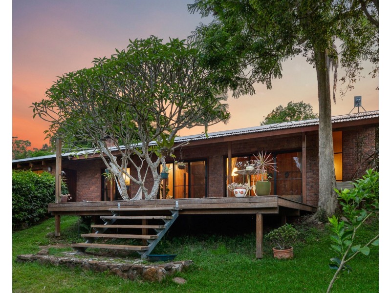 10 Tahra Crescent, Ewingsdale NSW 2481