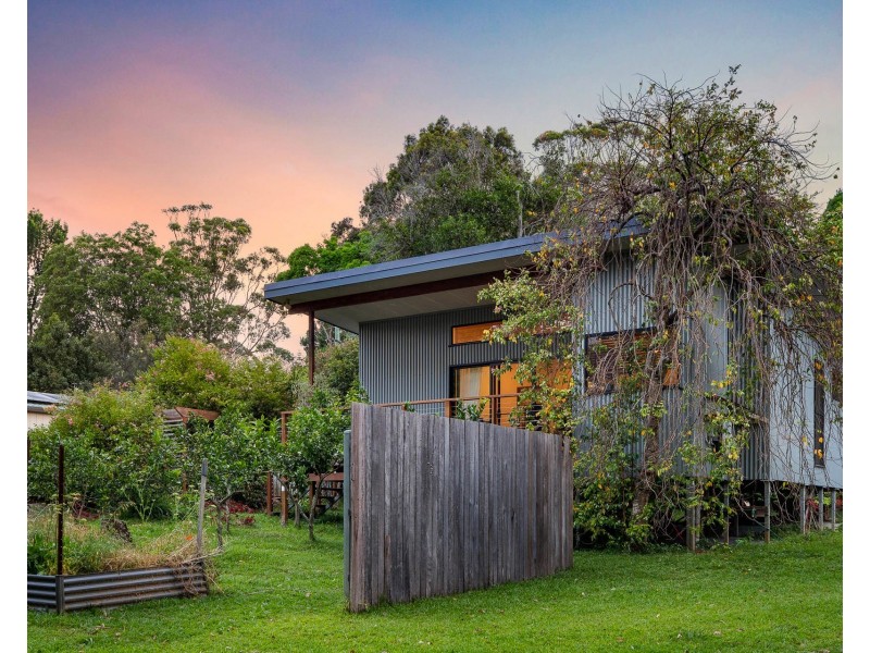 10 Tahra Crescent, Ewingsdale NSW 2481