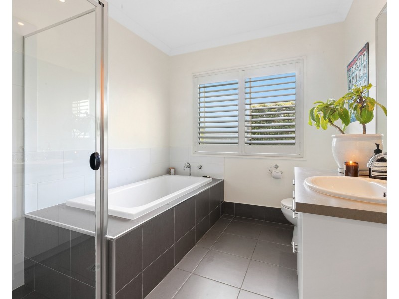 34 Parrot Tree Place, Bangalow NSW 2479