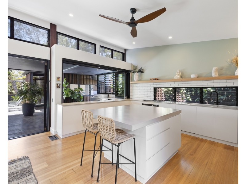 11 Gloria Street, South Golden Beach NSW 2483