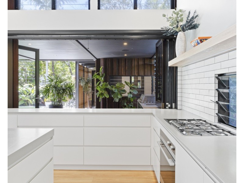 11 Gloria Street, South Golden Beach NSW 2483