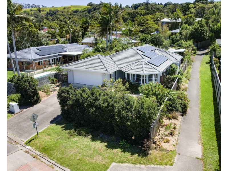 77 Beech Drive, Suffolk Park NSW 2481
