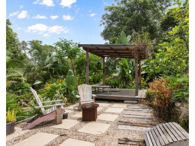 8 Pecan Court, Suffolk Park NSW 2481