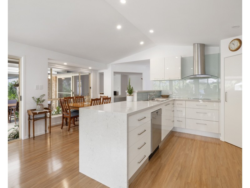 25 Caniaba Crescent, Suffolk Park NSW 2481