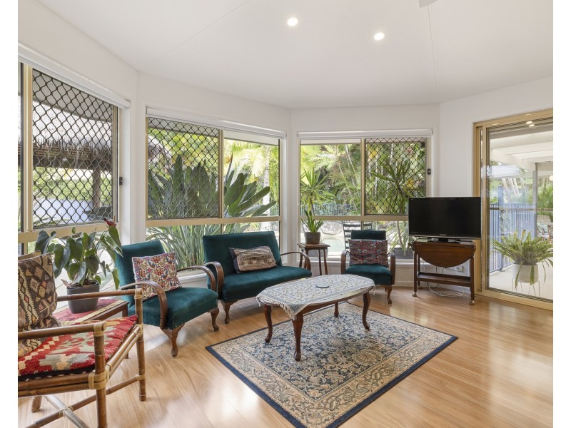 25 Caniaba Crescent, Suffolk Park NSW 2481