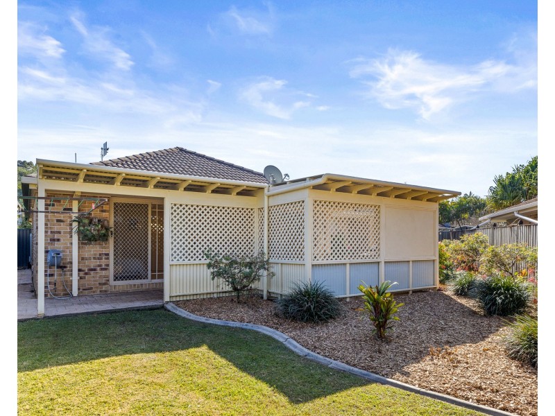 1 Tulipwood Court, Suffolk Park NSW 2481