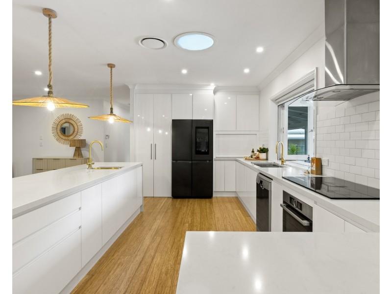 15 Plantation Drive, Ewingsdale NSW 2481