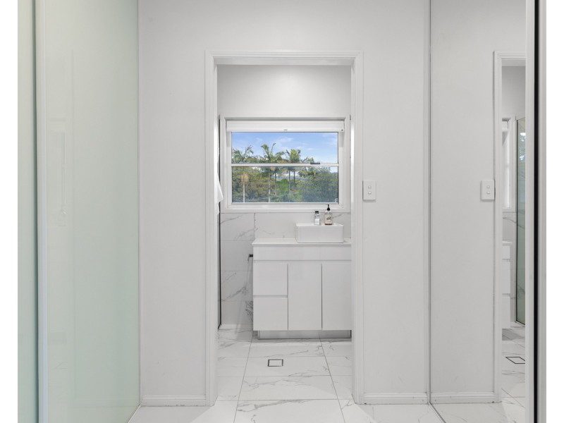 15 Plantation Drive, Ewingsdale NSW 2481