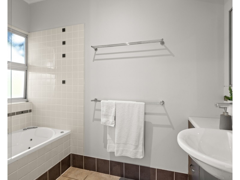 15 Palm-Lily Crescent, Bangalow NSW 2479