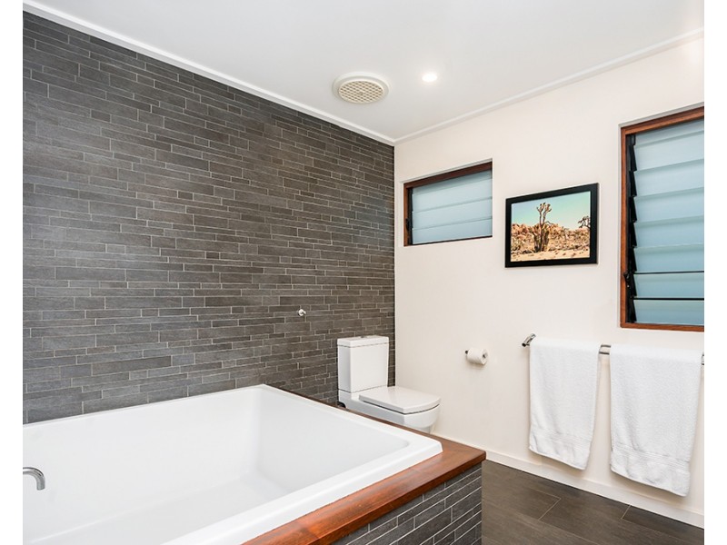 2A Clifford Street, Suffolk Park NSW 2481