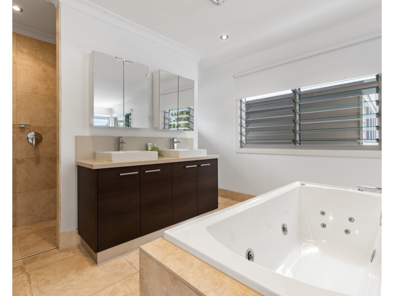 2/27 Kalemajere Drive, Suffolk Park NSW 2481