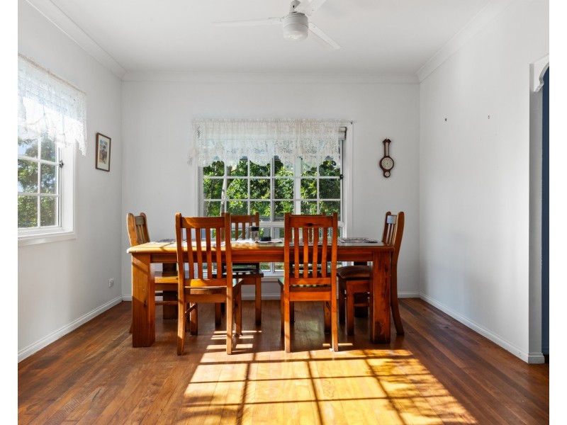 16 Henderson Place, Modanville NSW 2480