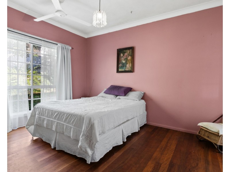 16 Henderson Place, Modanville NSW 2480