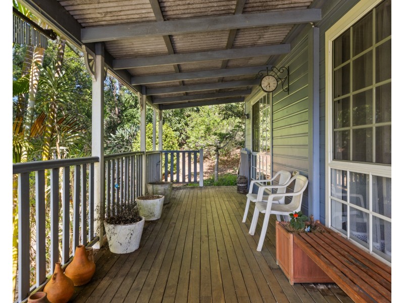 16 Henderson Place, Modanville NSW 2480