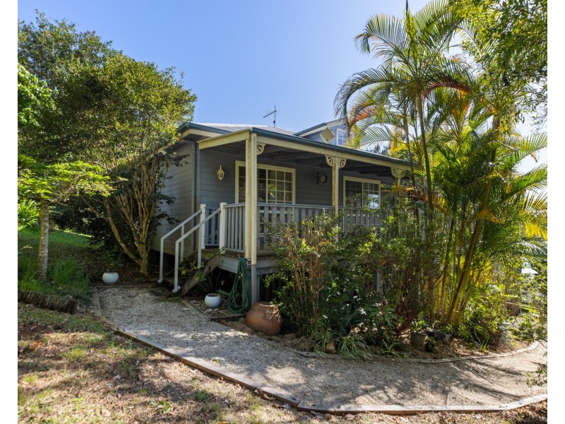 16 Henderson Place, Modanville NSW 2480