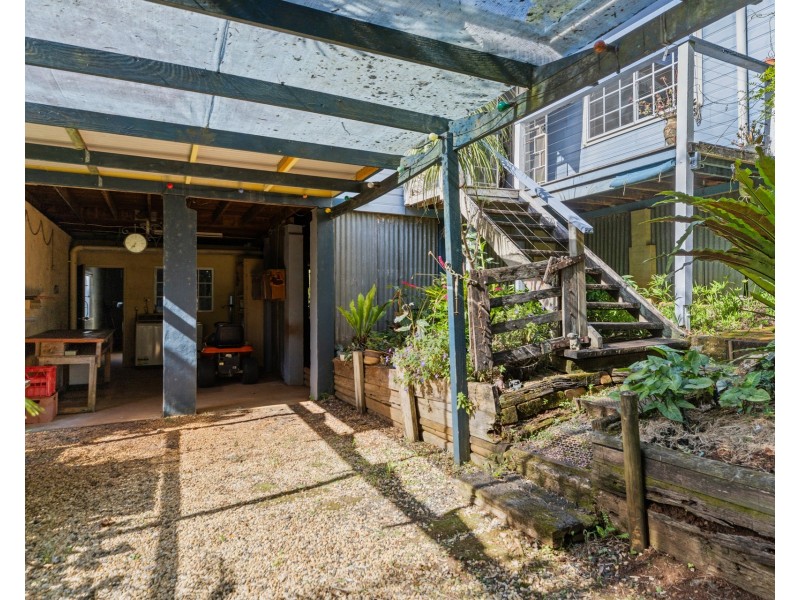 16 Henderson Place, Modanville NSW 2480