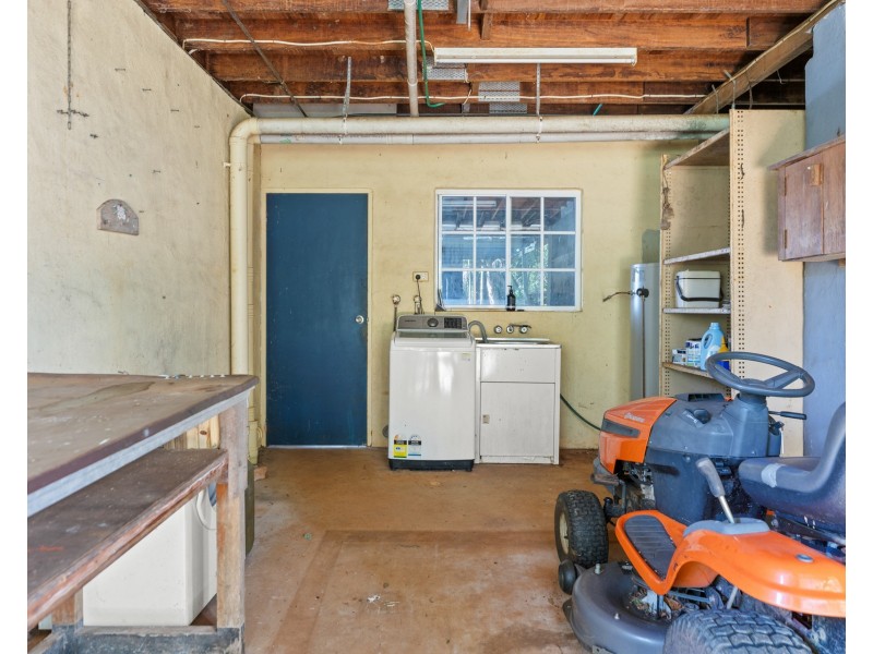 16 Henderson Place, Modanville NSW 2480