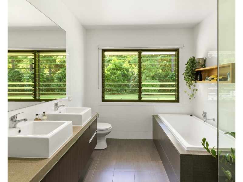 35 Avocado Crescent, Ewingsdale NSW 2481