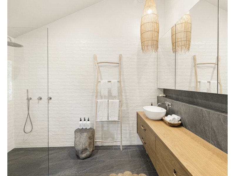 16 Palm Tree Crescent, Bangalow NSW 2479