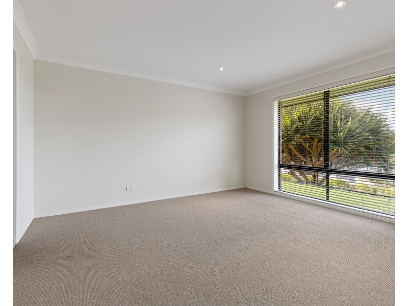 12 Chilcott Circuit, Cumbalum NSW 2478