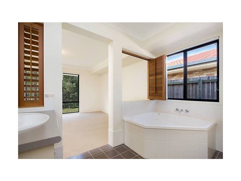 34 TRAMINER COURT, Banora Point NSW 2486