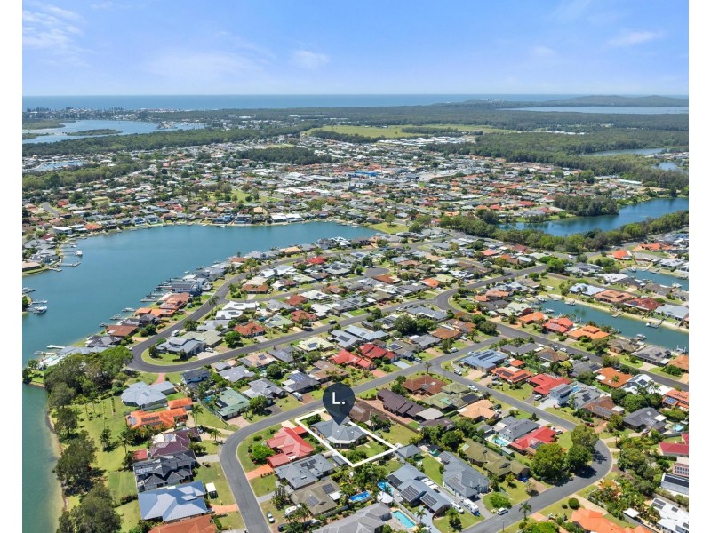 5 Palm Terrace, Yamba NSW 2464