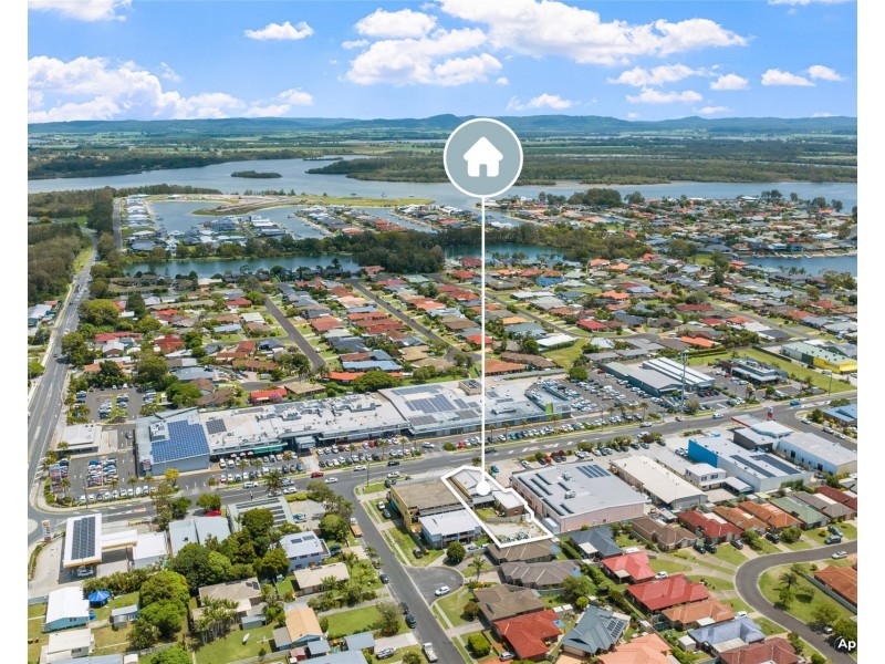 10 Treelands Drive, Yamba NSW 2464