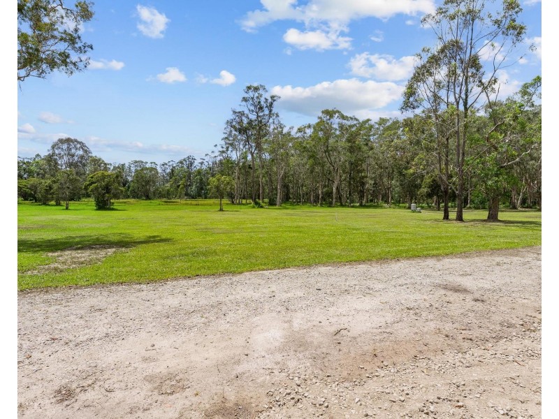 9 Falcon Court, James Creek NSW 2463