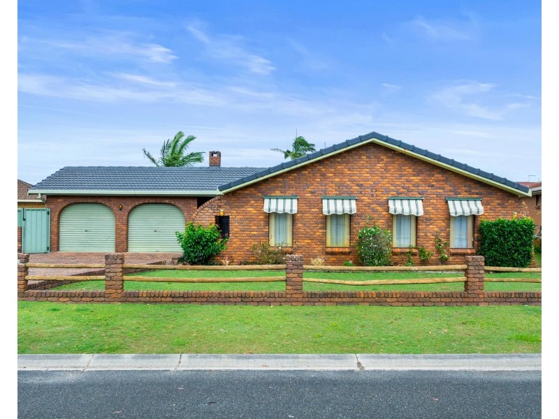 1 Willow Way, Yamba NSW 2464
