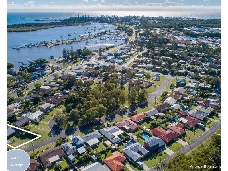 44 Coonawarra Court, Yamba NSW 2464