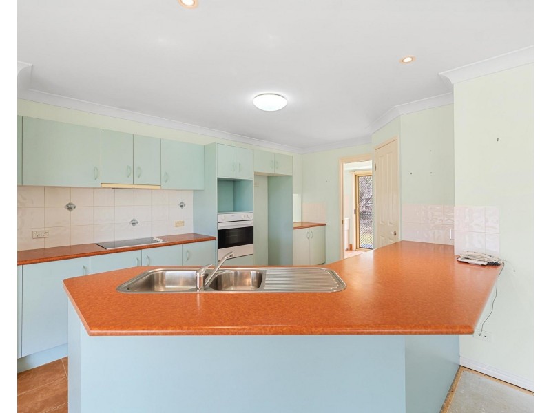 15 King Parrot Parade, Gulmarrad NSW 2463