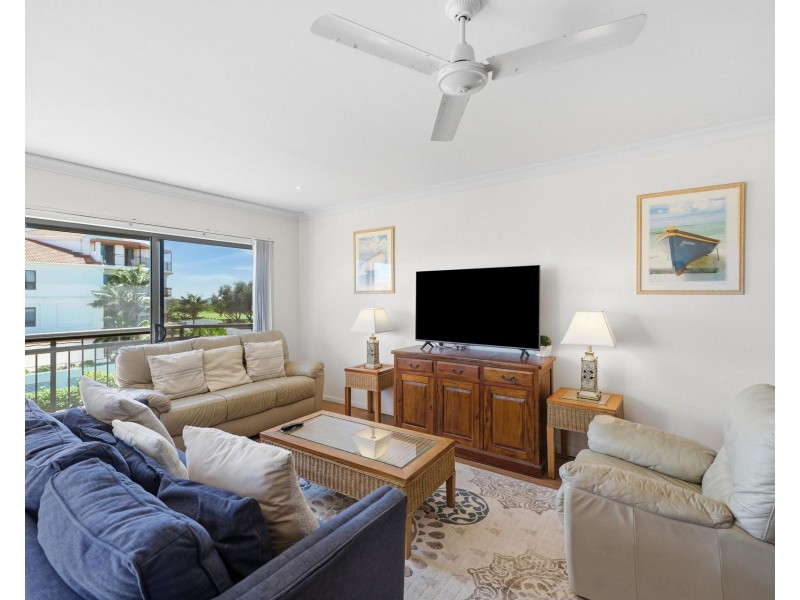 9/20 Pacific Parade, Yamba NSW 2464