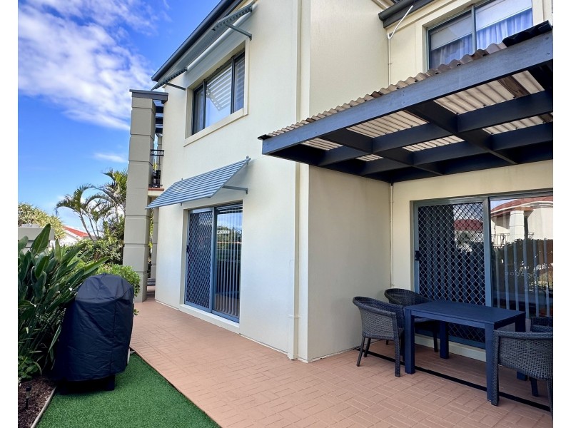 1/1-5 Beachside Way, Yamba NSW 2464