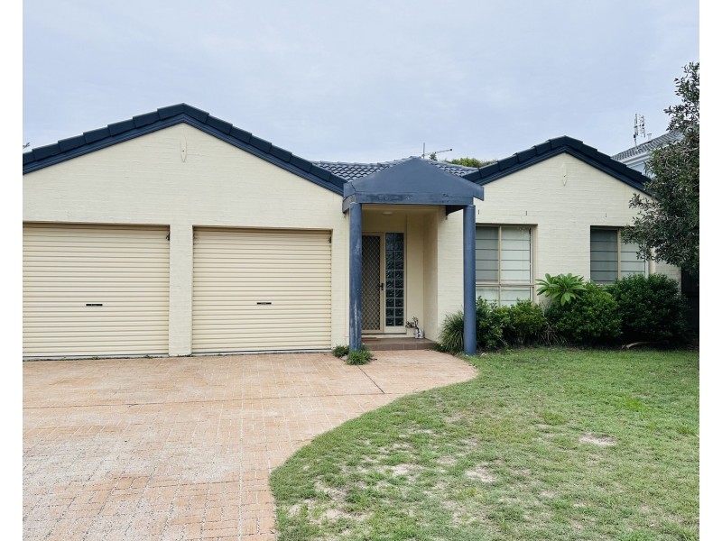 12 Beachside Way, Yamba NSW 2464