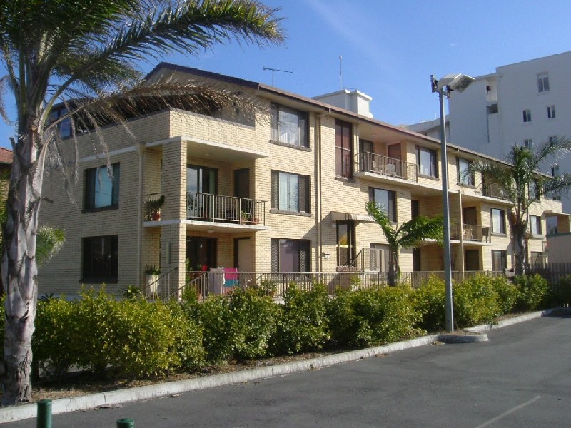 4/3 Lord Street, Kirra QLD 4225